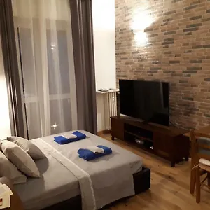 Modern And Stylish Close To Subway Appartamento Milano